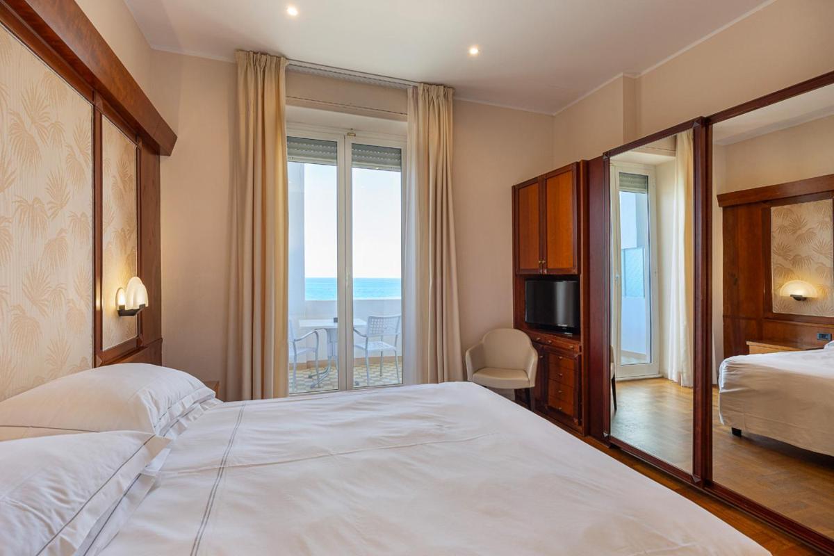 Grand Hotel Mediterranee Alassio Kültér fotó