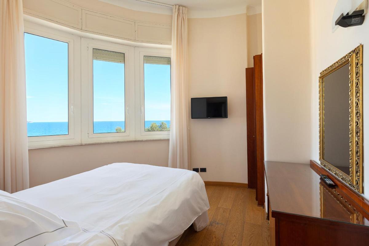 Grand Hotel Mediterranee Alassio Kültér fotó